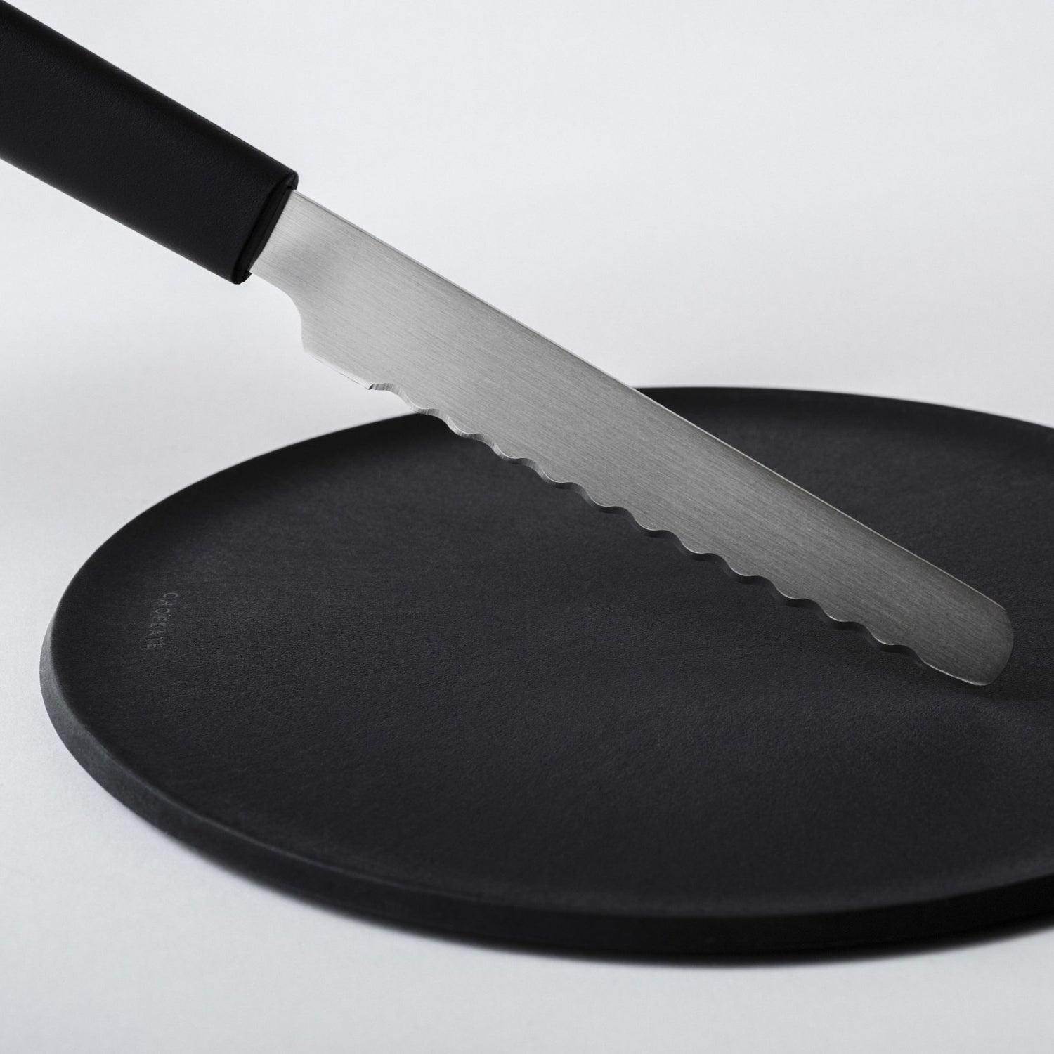 CHOPLATE paired with a matching CHOPLATE knife, essential high-quality kitchenware made in Japan.